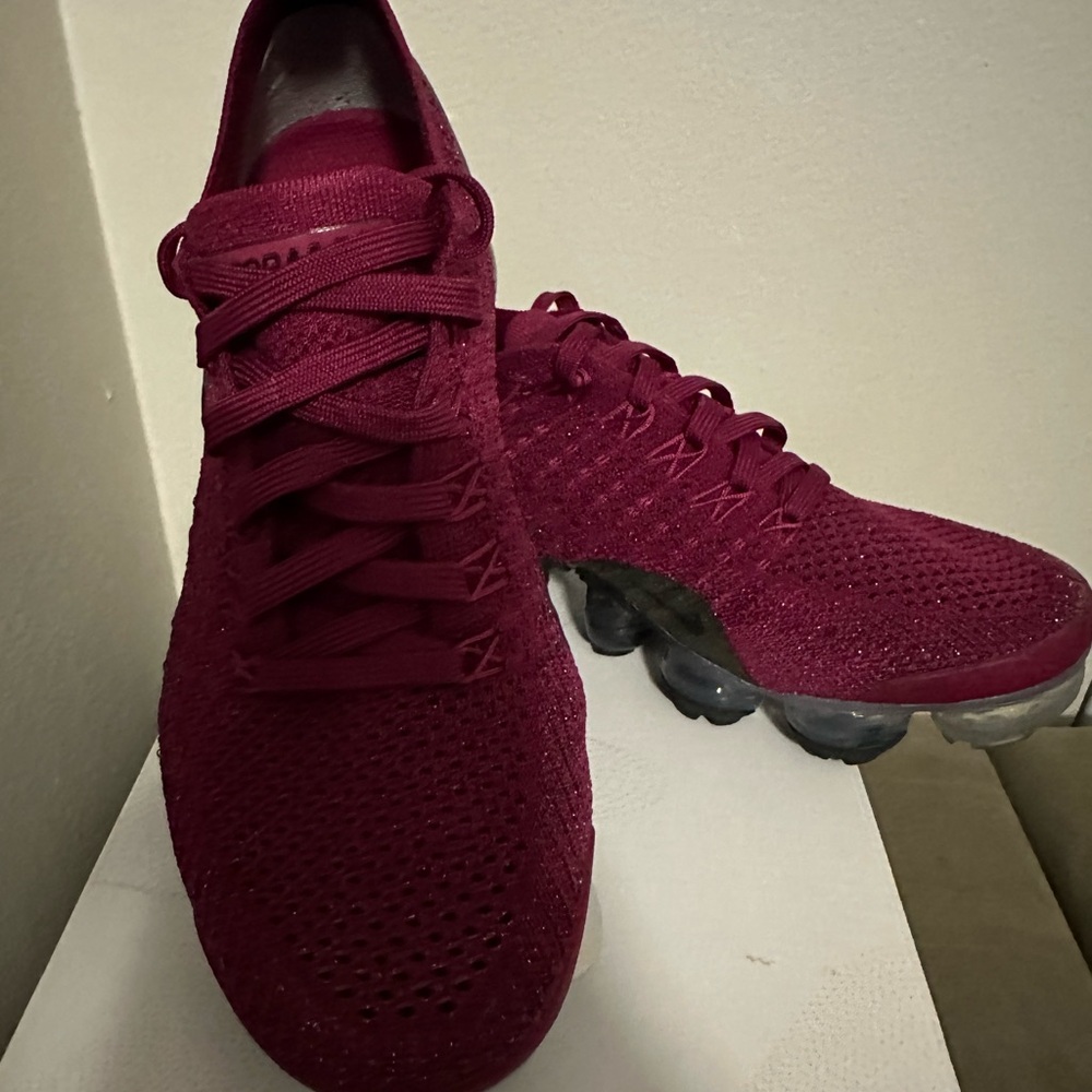 Nike Women's Maroon Athletic Shoes